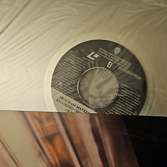 The Fugitive Laser Disc movie - Picture 3 of 6